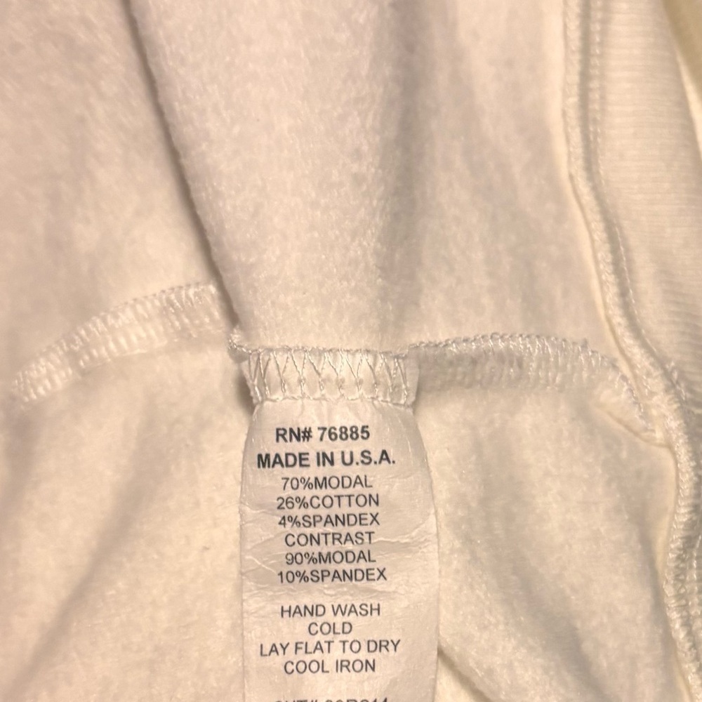 Red Haute Extremely Soft Cream Button-Accent Warm Top - Picture 4 of 4